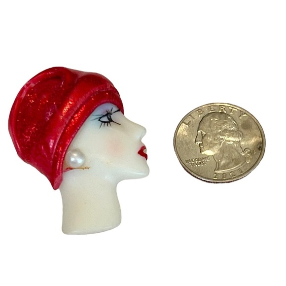 Vintage Art Deco 80s Fashionable Lady Brooch Lapel Pin Flapper - Picture 5 of 6